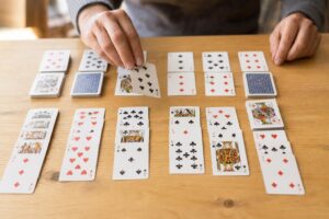 découvrez nos astuces pour jouer efficacement au double solitaire 1 carte et améliorez votre stratégie pour gagner à chaque partie.