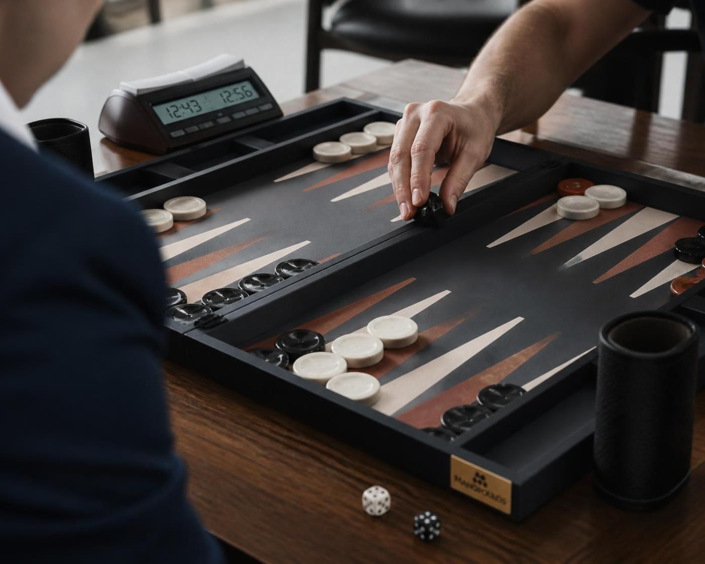découvrez les meilleures stratégies pour maîtriser le backgammon en 2026 et améliorer votre jeu avec des conseils pratiques et astuces d'experts.