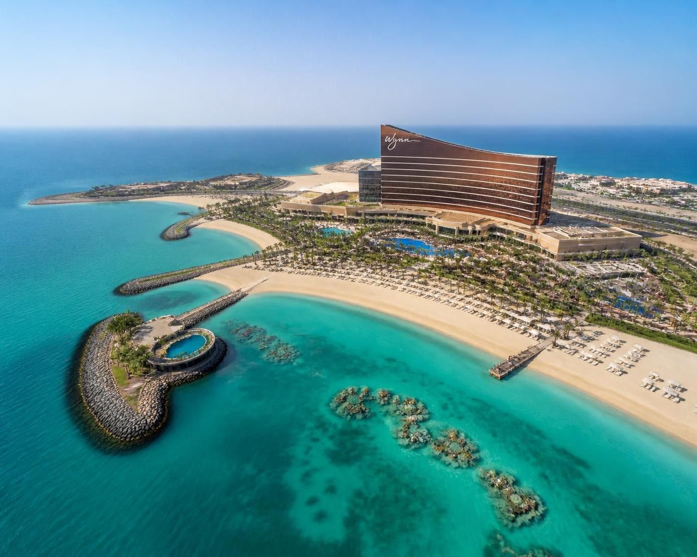 découvrez les avancées de wynn al marjan island, la première destination en bord de mer signée wynn, qui approche de son achèvement, offrant luxe et panorama exceptionnel.